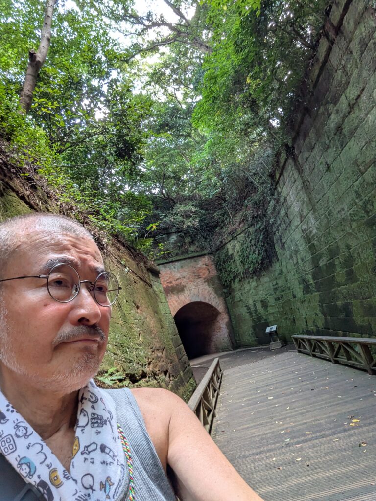 猿島・トンネル